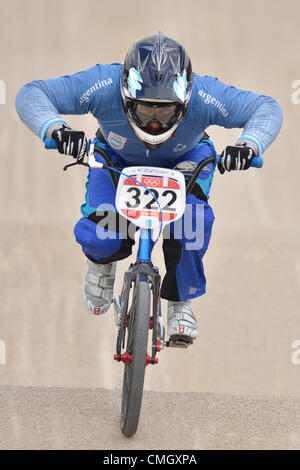 LONDON, ENGLAND - 8 AUGUST, Ernesto Pizarro von Argentinien während der BMX Seeding Run auf der BMX-Strecke am 8. August 2012 in London, England-Foto von Roger Sedres / Gallo Images Stockfoto