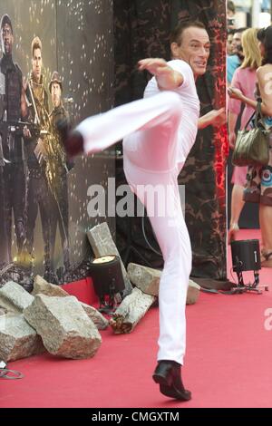 8. August 2012 - Madrid, Spanien - belgischen Schauspieler Jean-Claude Van Damme besucht "The Expendables 2" Premiere im Callao Kino in Madrid (Credit-Bild: © Jack Abuin/ZUMAPRESS.com) Stockfoto