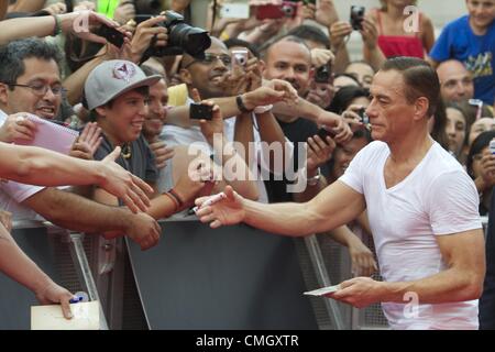 8. August 2012 teilnehmen "The Expendables 2" Premiere in Callao Kino in Madrid - Madrid, Spanien - belgischen Schauspieler Jean-Claude Van Damme und Frau Gladys Portugues (Credit-Bild: © Jack Abuin/ZUMAPRESS.com) Stockfoto