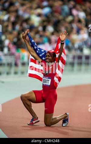 Aries Merritt (USA) feiert die Goldmedaille bei den Olympischen Sommerspielen 2012 in London, 8. August 2012. Stockfoto