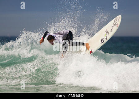Longboard-Surfer im Wettbewerb mit Relentless Boardmasters 2012 Stockfoto