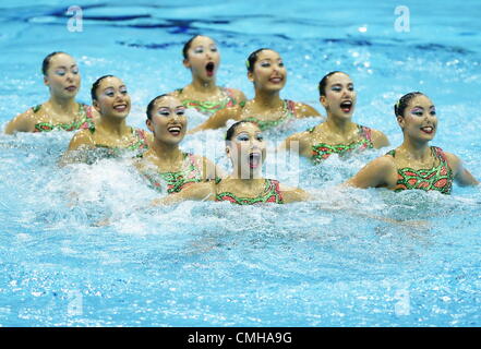 10. August 2012. 10.08.2012. London, ENGLAND; Japan nimmt an der Frauen Teams synchron schwimmen frei Routine Finale am 14. Tag des London 2012 Olympische Spiele im Aquatics Centre. Stockfoto