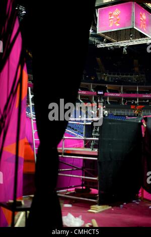 10. August 2012 - London, England, Vereinigtes Königreich - ist die Arena vor der Spanien und Russland Halbfinalspiel in der North Greenwich Arena während der Olympischen Spiele London 2012 vorbereitet. (Kredit-Bild: © Mark Makela/ZUMAPRESS.com) Stockfoto