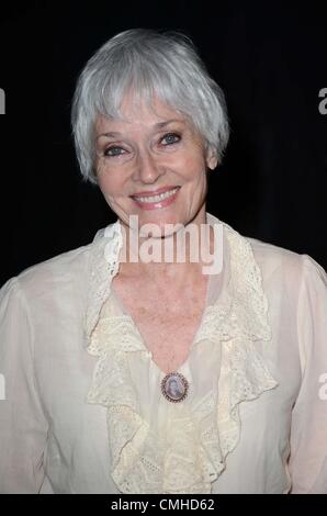 10. August 2012. Lee Meriwether im Ankunftsbereich für 2012 New York International Fringe Festival Opening Night Performance von "die Frauen von Spoon River: ihre Stimmen vom Hügel ', SoHo Playhouse, New York, NY 10. August 2012. Foto von: Derek Sturm/Everett Collection Stockfoto