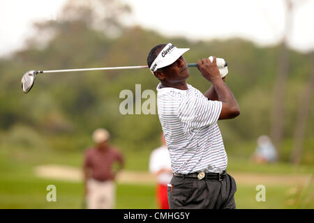 10. August 2012. 10 August 2012 | Freitag: Vijay Singh (FJI) Lautoka Fidschi am 16. Abschlag in der zweiten Runde der 94. PGA Championship auf The Ocean Course at Kiawah Islands Resort auf Kiawah Island, SC Stockfoto