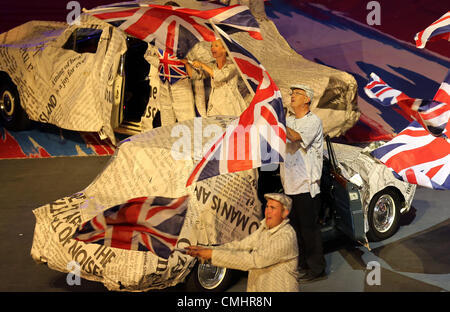 12. August 2012. 12.08.2012. London, England Künstler führen bei der Abschlussfeier der 2012 Olympischen Spiele in London, London, Großbritannien, 12. August 2012. Stockfoto