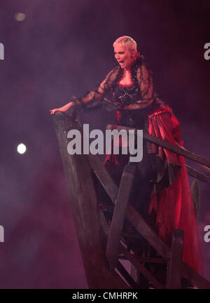 12. August 2012. 12.08.2012. London, führt England Sängerin Annie Lennox während der Abschlusszeremonie von London 2012 Olympische Spiele im Olympiastadion, London, Großbritannien, 12. August 2012. Stockfoto