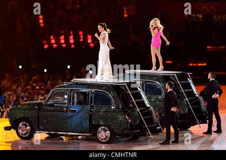 12. August 2012. 12.08.2012. London, England. Britischer pop Mädchen wiedervereinigen Band The Spice Girls ausführen während der Abschlussfeier am Ende des Tages 16 von London 2012 Olympische Spiele im Olympiastadion. Stockfoto