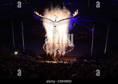 LONDON, ENGLAND - 12. AUGUST, das Olympische Feuer ist über sein ausgelöscht während der Abschlussveranstaltung des London 2012 Olympische Spiele im Olympic Park Stadium am 12. August 2012 in London, England-Foto von Roger Sedres / Gallo Images Stockfoto