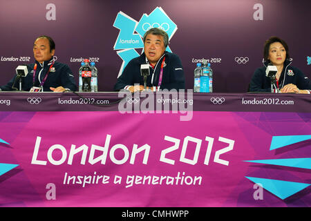 (L, R)  Mitsuo Tsukahara, Haruki Uemura, Seiko Hashimoto (JPN), 12. August 2012 - Olympia: im Olympiapark - MPC während der London 2012 Olympischen Spiele in London, Vereinigtes Königreich.  (Foto von Daiju Kitamura/AFLO SPORT) [1045] Stockfoto