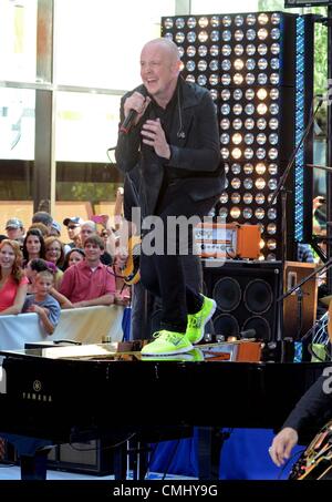 13. August 2012. Isaac Slade für NBC heute Show-Konzert mit The Fray, Rockefeller Plaza, New York, NY 13. August 2012 auf der Bühne. Foto von: Derek Sturm/Everett Collection/Alamy Live-Nachrichten Stockfoto