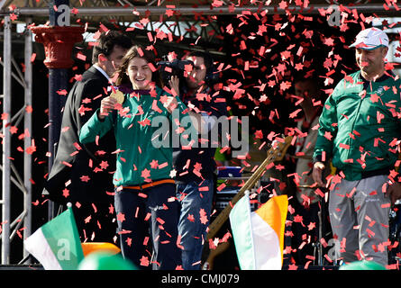 13. August 2012 - Katie Taylor Gold Olympiasieger im Leichtgewicht Boxen Frauen bei ihrer Heimkehr in Bray, Wicklow, Irland Dublin Stockfoto