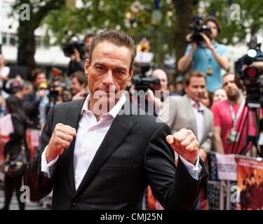 13. August 2012. Jean-Claude Van Damme besucht UK-Premiere von dem Film Expendables 2 auf 13.08.2012 in The Empire Leicester Square, London. Personen im Bild: Jean-Claude Van Damme. Bild von Julie Edward Credit: JEP Promi-Fotos / Alamy Live News Stockfoto