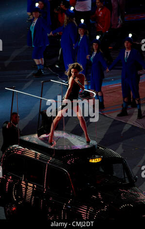 12. August 2012 - Vereinigtes London, England, Königreich - in der Abschlussfeier während der Olympischen Spiele in London 2012 im Olympiastadion am 12. August 2012 in London, Vereinigtes Königreich. (Kredit-Bild: © Paul Kitagaki Jr./ZUMAPRESS.com) Stockfoto