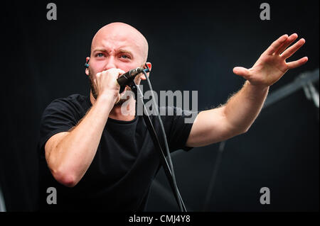 12. August 2012 - Toronto, Ontario, Kanada - GEOFFREY FICCO von The Faceless am schweren T.O. 2012 inszenieren in Downsview Park in Toronto. (Kredit-Bild: © Igor Vidyashev/ZUMAPRESS.com) Stockfoto