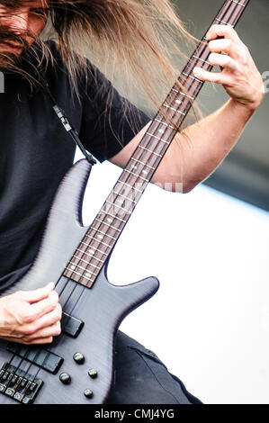 12. August 2012 - Toronto, Ontario, Kanada - STEPHANE BARBE von Kataklysm auf schwere T.O. 2012 inszenieren in Downsview Park in Toronto. (Kredit-Bild: © Igor Vidyashev/ZUMAPRESS.com) Stockfoto