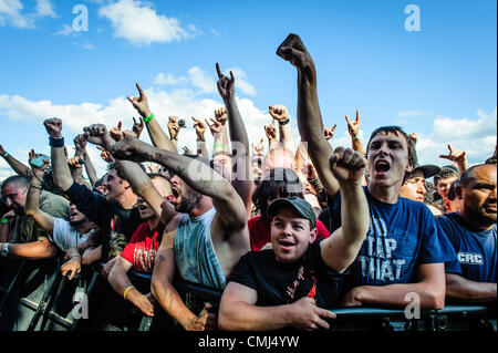 12. August 2012 - Toronto, Ontario, Kanada - begeisterte Fans des schweren T.O. 2012 in Downsview Park in Toronto. (Kredit-Bild: © Igor Vidyashev/ZUMAPRESS.com) Stockfoto