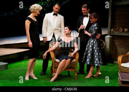 Jenny Seagrove, Jason Durr Dawn Steele Robin Sabastian und Finty Williams bei einem Fototermin für Vulkan im Vaudeville Theatre, London, UK - 15. August 2012. Bildnachweis: Nathan Hulse / Alamy Live News Stockfoto