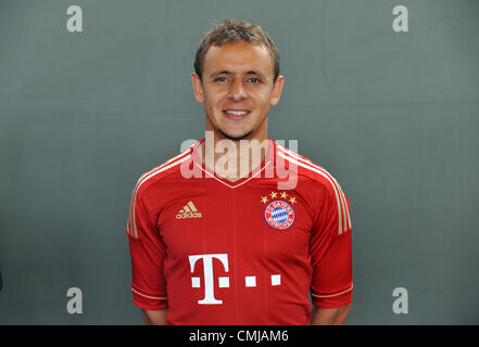 07.30.2012. München, Deutschland.  Vorsaison-Club-Fotoshooting für Bundesliga Club FC Bayern München am 30. Juli 2012 in München: Rafinha Stockfoto