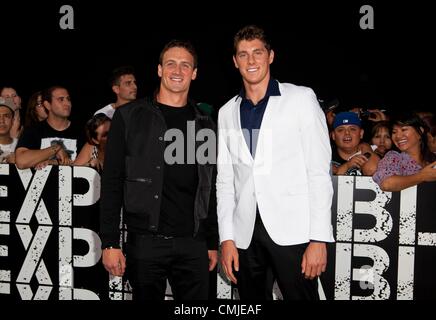 Ryan Lochte, Conor Dwyer im Ankunftsbereich für THE EXPENDABLES 2 Premiere, Graumans Chinese Theatre, Los Angeles, CA 15. August 2012. Foto von: Emiley Schweich/Everett Collection Stockfoto