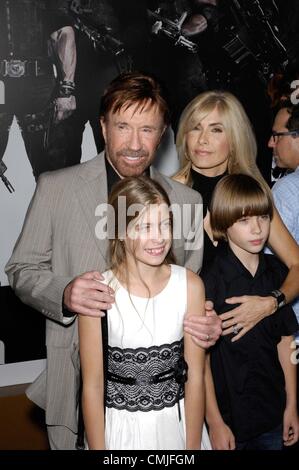 16. August 2012 - Hollywood, Kalifornien, USA - The Los Angeles Premiere von "The Expendables 2'' an der Graumans chinesischen Theatre.in Hollywood California am 15. August 2012 statt. . Chuck Norris(Credit Image: © Michael Germana/Globe Photos/ZUMAPRESS.com) Stockfoto