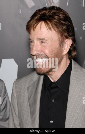 16. August 2012 - Hollywood, Kalifornien, USA - The Los Angeles Premiere von "The Expendables 2'' an der Graumans chinesischen Theatre.in Hollywood California am 15. August 2012 statt. . Chuck Norris(Credit Image: © Michael Germana/Globe Photos/ZUMAPRESS.com) Stockfoto