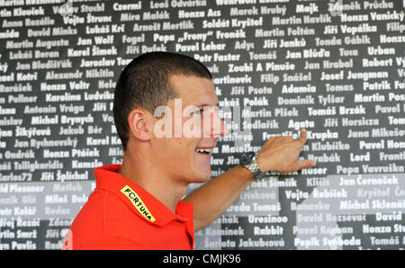 Europa League Vorschau *** Sparta Prag. Manuel Pamic von der Fan-Wand in der Generali Arena Sparta Stadion dargestellt, nachdem es am 19. Juni 2012 Revealedin Prag, Tschechische Republik war. (CTK Foto/Stanislav Peska) Stockfoto