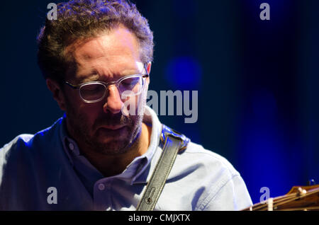 LINCOLN, CA-18 August: Anthony Wilson führt mit Diana Krall im Thunder Valley Casino Resort in Lincoln, Kalifornien am 18. August 2012 Stockfoto