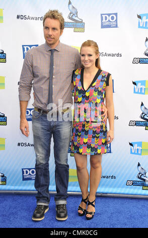 19. August 2012 - Los Angeles, Kalifornien, USA - Dax Shepard, Kristen Bell besucht die tun etwas Awards 2012 im Barker Aufhänger in Santa Monica, Kalifornien am statt 19. August 2012. 2012 (Kredit-Bild: © D. Long/Globe Photos/ZUMAPRESS.com) Stockfoto