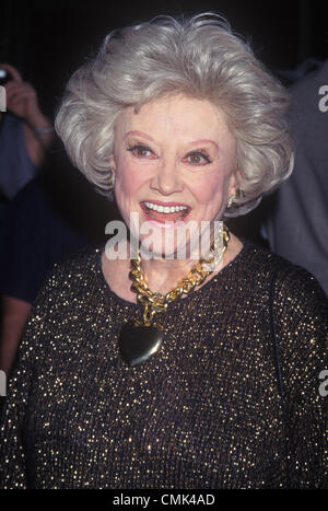 24. April 1996 - Los Angeles, CA, USA - PHYLLIS DILLER auf der "letzten Tanz" premiere. (Bild Kredit: ¬ © Kathy Hutchins/ZUMA drücken) Stockfoto