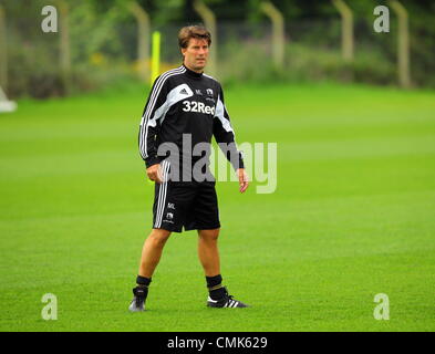 Im Bild: Manager Michael Laudrup. Dienstag, 21. August 2012 Re: Barclays Premier League Seite Swansea City Football Club Training bei Llandarcy, South Wales, UK. Bildnachweis: D Legakis / Alamy Live News Stockfoto