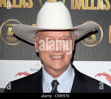 Larry Hagman - Kanal 5 Dallas Launch Party im Old Billingsgate Market, London - 21. August 2012 Foto von Keith Mayhew Stockfoto