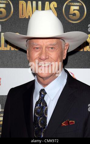 Larry Hagman - Kanal 5 Dallas Launch Party im Old Billingsgate Market, London - 21. August 2012 Foto von Keith Mayhew Stockfoto