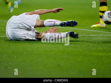 Fussball, Dortmund, Deutschland, 1. Bundesliga, 11. Spieltag, Borussia Dortmund (BVB) - VFB Stuttgart (VFB) 6-1 Im Signal Iduna Park in Dortmund am 01. 11. 2013 Timo WERNER (VFB) Versucht Einen Elfmeter Zu Provozieren Und feststeht Sitsch Im Strafraum gefallen Foto: Norbert Schmidt Stockfoto