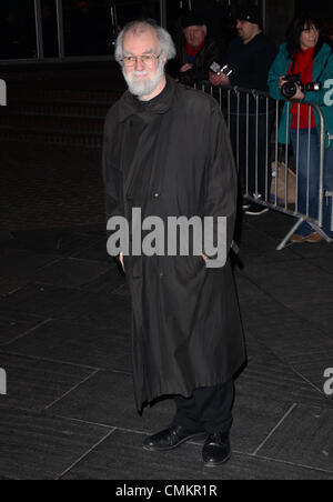 London, UK. 2. November 2013. Der ehemalige Erzbischof von Canterbury, Dr Rowan Williams am Nationaltheater: 50 Jahre Bühne - roten Teppich Ankünfte am Londoner National Theatre, South Bank, - 2. November 2013 Credit: KEITH MAYHEW/Alamy Live-Nachrichten Stockfoto