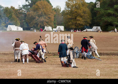 Camden, SC, USA. 2. November 2013. Historischen Camden hält seine 43. Reolutionary Krieg Field Days. Der Unabhängigkeitskrieg-Re-enactment feierte die 225. Jahrestag der Revolution mit Demonstrationen in den Park und ein Kampf auf dem Feld mit der Rotröcke und die Patrioten Stockfoto