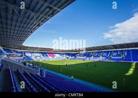 Reading, UK. 3. November 2013. Einen Überblick über den Boden vor dem Aviva Premiership Spiel zwischen London Irish und Northampton Saints aus dem Madejski-Stadion. Bildnachweis: Aktion Plus Sport/Alamy Live-Nachrichten Stockfoto