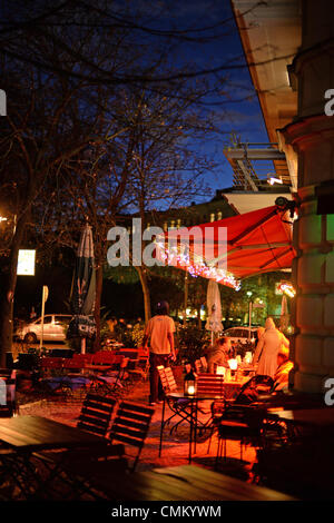 Berlin, Deutschland. 29. Oktober 2013. Blick von der Bar Gagarin im Bezirk Prenzlauer Berg in Berlin, Deutschland, 29. Oktober 2013. Foto: Jens Kalaene/Dpa/Alamy Live News Stockfoto