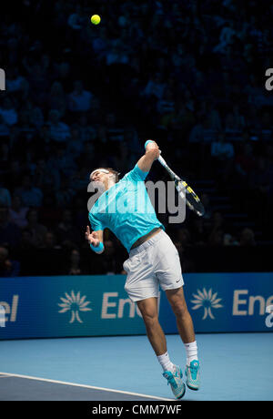 London, UK. 5. November 2013. Rafael Nadal [ESP] im Kampf gegen David Ferrer [ESP] am 2. Tag von der ATP World Tour Finals 2013, Tennis-Turnier in der O2 Arena London. Rafael Nadal [ESP] gewann das Match 6-3, 6-2. Bildnachweis: Aktion Plus Sport/Alamy Live-Nachrichten Stockfoto