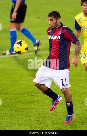 Bologna, Italien. 4. November 2013. Michele Pazienza (Bologna) Football / Soccer: italienische "Serie A" match zwischen Bologna 0-0 AC Chievo Verona Renato dall-Stadion in Bologna, Italien. Bildnachweis: Maurizio Borsari/AFLO/Alamy Live-Nachrichten Stockfoto