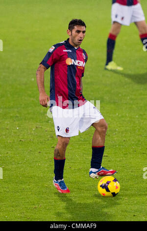 Bologna, Italien. 4. November 2013. Michele Pazienza (Bologna) Football / Soccer: italienische "Serie A" match zwischen Bologna 0-0 AC Chievo Verona Renato dall-Stadion in Bologna, Italien. Bildnachweis: Maurizio Borsari/AFLO/Alamy Live-Nachrichten Stockfoto