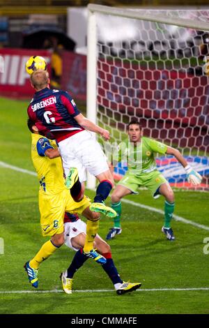 Bologna, Italien. 4. November 2013. Frederik Sorensen (Bologna) Football / Soccer: italienische "Serie A" match zwischen Bologna 0-0 AC Chievo Verona Renato dall-Stadion in Bologna, Italien. Bildnachweis: Maurizio Borsari/AFLO/Alamy Live-Nachrichten Stockfoto