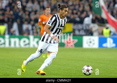 Turin, Italien. 5. November 2013. Caceres während der Champions-League-Spiel zwischen Juventus Turin und Real Madrid, Juventus Stadion am 5. November 2013 in Turin, Italy.Photo: Filippo Alfero/NurPhoto Credit: Filippo Alfero/NurPhoto/ZUMAPRESS.com/Alamy Live News Stockfoto