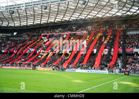 Schöne Fans, 3. November 2013 - Fußball / Fußball: Französisch "Ligue 1" match zwischen OGC Nizza 1-2 Bordeaux bei Allianz Riviera in Nizza, Frankreich, © Enrico Calderoni/AFLO SPORT/Alamy Live News Stockfoto