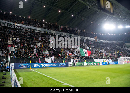 Turin, Italien. 5. November 2013. Juventus-fans, 5. November 2013 - Fußball / Fußball: UEFA Champions League-Gruppe B-match zwischen Juventus Real Madrid 2: 2 bei Juventus Arena in Turin, Italien. (Foto: Maurizio Borsari/AFLO/Alamy Live-Nachrichten) Stockfoto