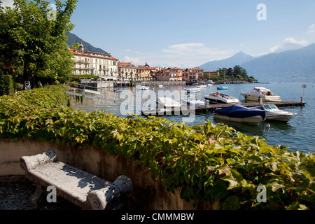 Stadt und See, Menaggio, Comer See, Lombardei, italienische Seen, Italien, Europa Stockfoto