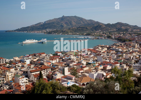 Blick über Stadt und Hafen von Zakynthos-Stadt, Zakynthos, Ionische Inseln, griechische Inseln, Griechenland, Europa Stockfoto