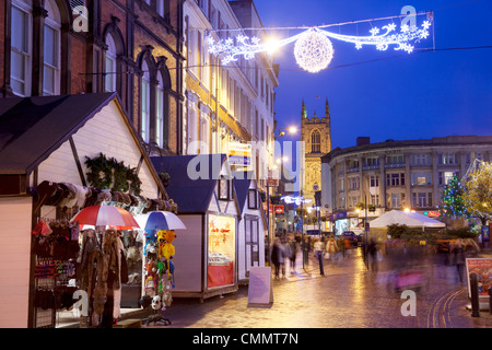 Weihnachtsmarkt und Kathedrale, Derby, Derbyshire, England, Vereinigtes Königreich, Europa Stockfoto