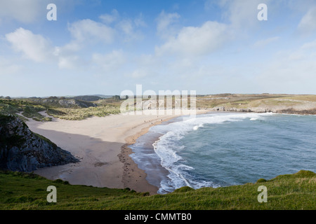 Ein Blick über Broadhaven Beach, West Wales. Stockfoto