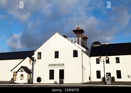 Die Brennerei in Dalwhinnie in den schottischen Highlands. Stockfoto